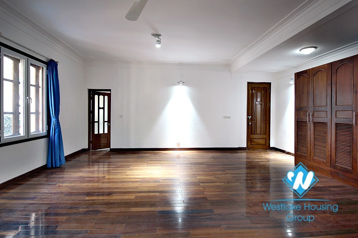 Big yard, swiming pool and five bedrooms house for rent in Tay Ho district, Ha Noi.